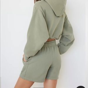 COPY - COPY - TNA cozy fleece boyfriend 5” sweatshort